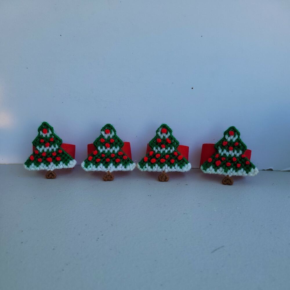 Vtg Cross-stitch Christmas Tree Shaped Napkin Rings Set Of 4